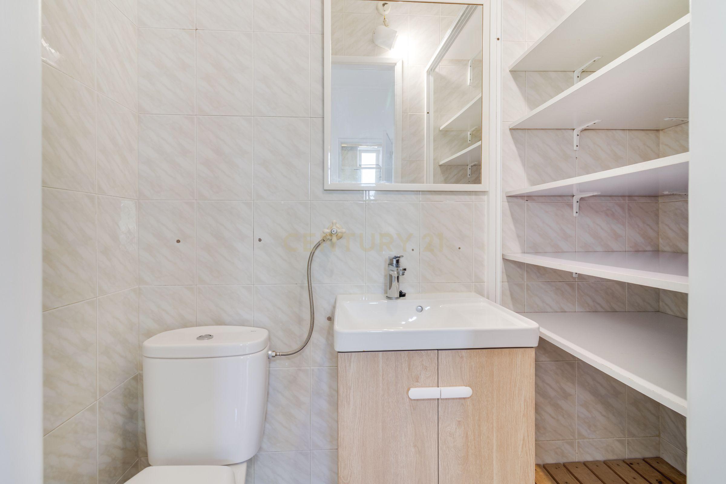 Fotografia 11 de Apartamento T3 Espaçoso e com Excelente Localização na Rinchoa — Rio de Mouro
