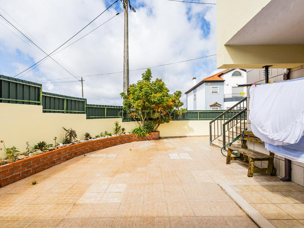 Moradia individual T4 perto do centro da Cidade - Image 7