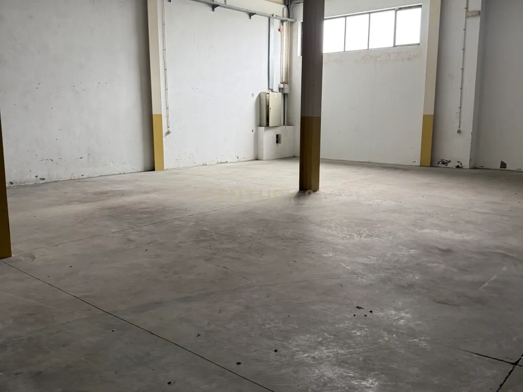 Armazém de 1.000 m² | 2 Pisos | Elevado Potencial de Rentabilidade - Image 14