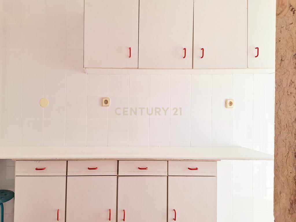 Apartamento T3+2 para Arrendamento em Campolide - Image 19