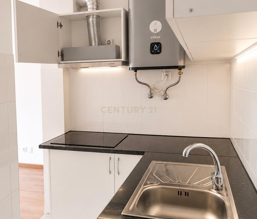 T1 Renovado com Garagem em Campo de Ourique - Image 6
