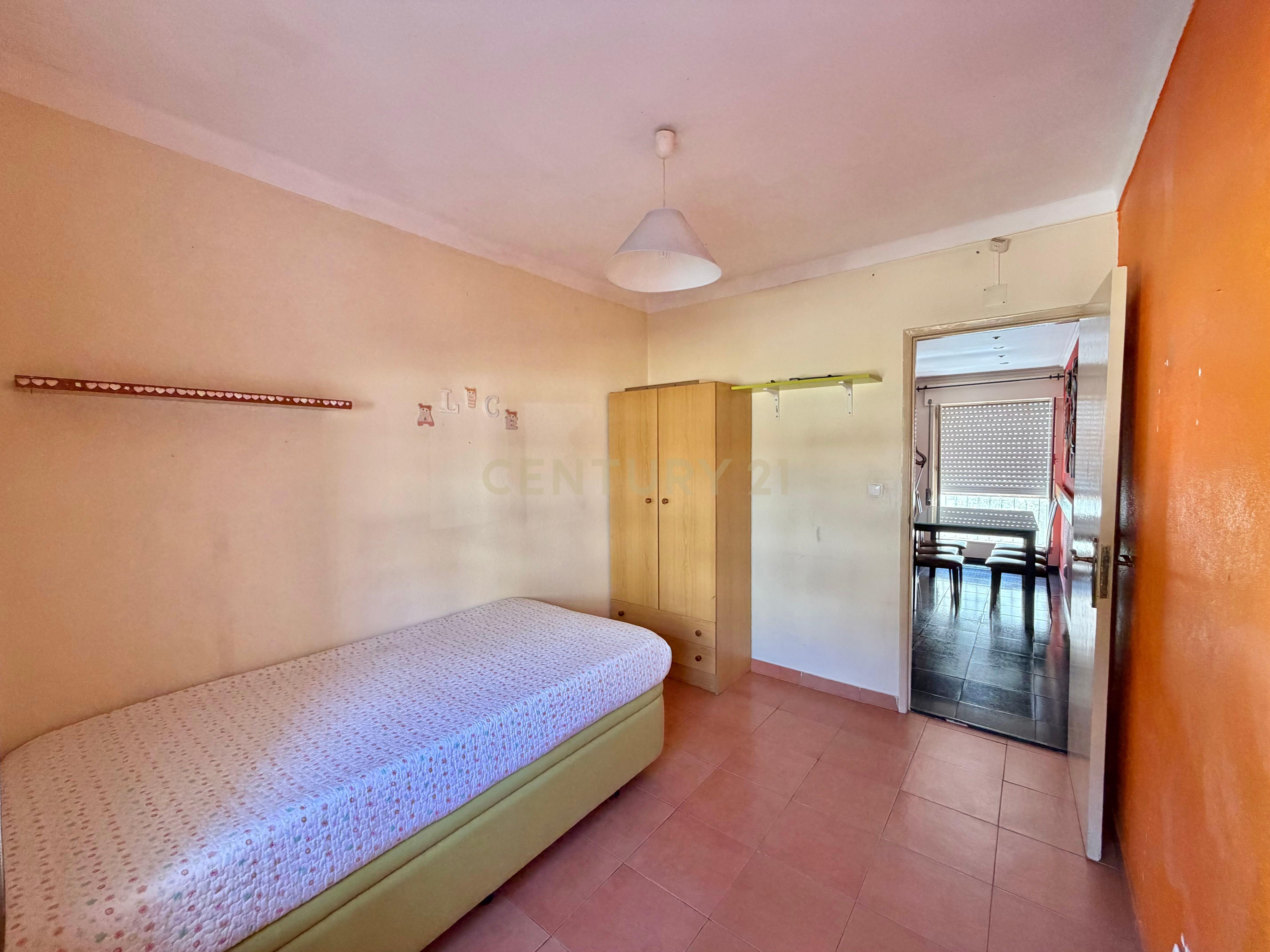 Fotografia 12 de T4 Remodelado no Laranjeiro | Localização Privilegiada e Excelente Potencial de Valorização