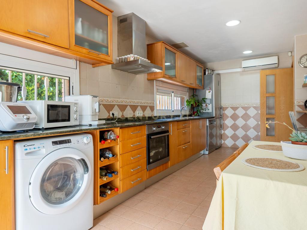 Moradia com apartamento anexo e piscina em “Els Pallaresos” - Image 13