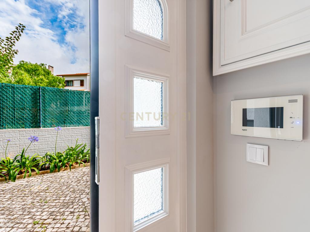 Moradia Unifamiliar T5 em Carcavelos  - Image 6