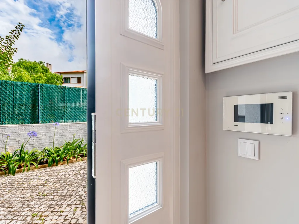 Moradia Unifamiliar T5 em Carcavelos - Image 6
