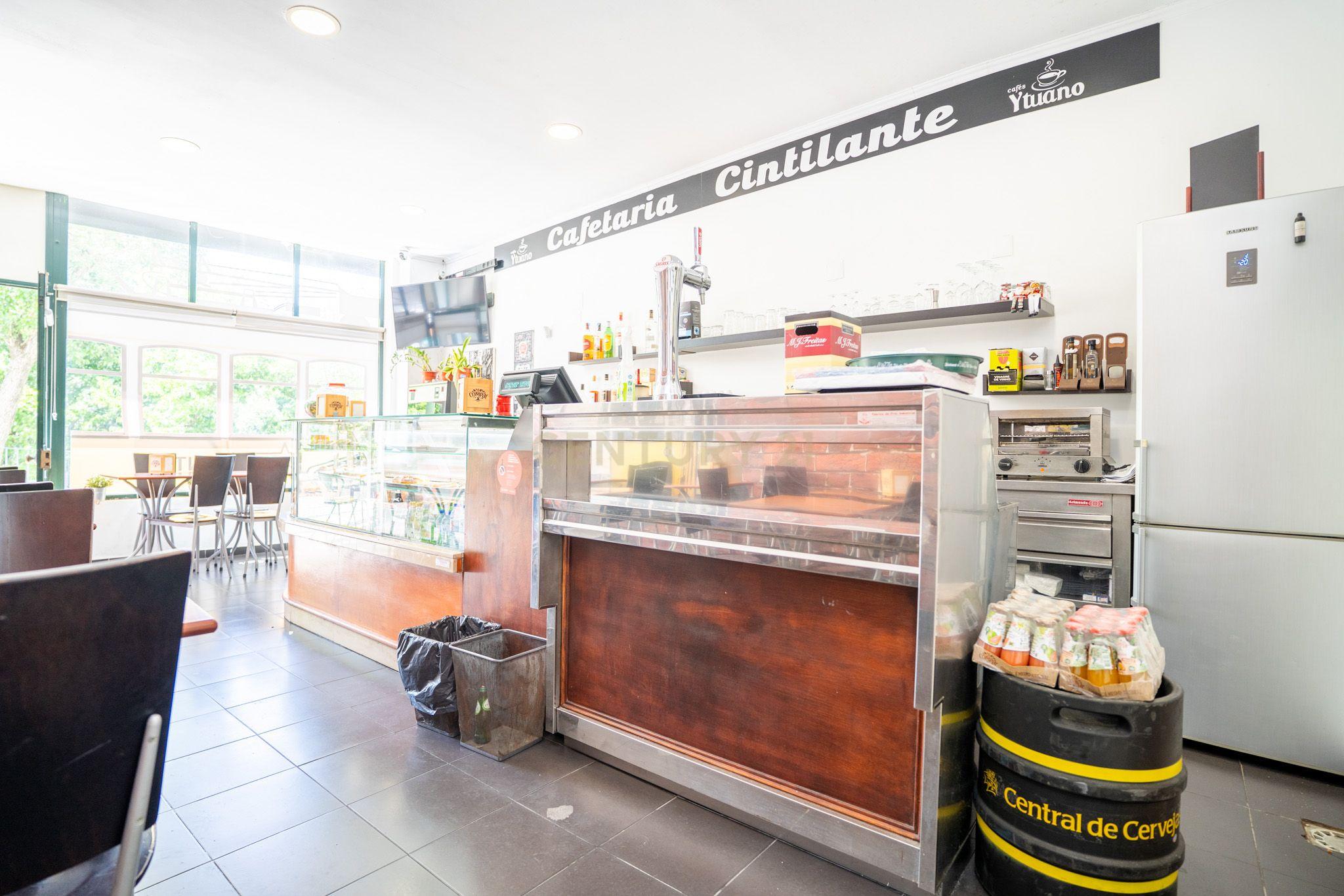Fotografia 7 de Loja Comercial para Investimento | Estrela | Lisboa