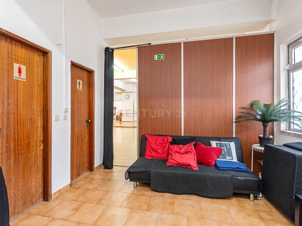 Loja com 150 m² para Arrendamento Paiã - Image 11
