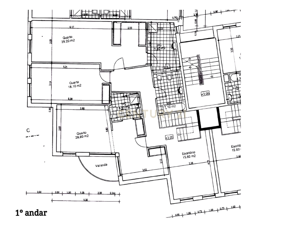 T4 DUPLEX COM 288,50 M², TERRAÇO PRIVATIVO DE 310 M² E ESTACIONAMENTO PARA 7 CARROS — A POUCOS MINUTOS DE LEIRIA - Image 37