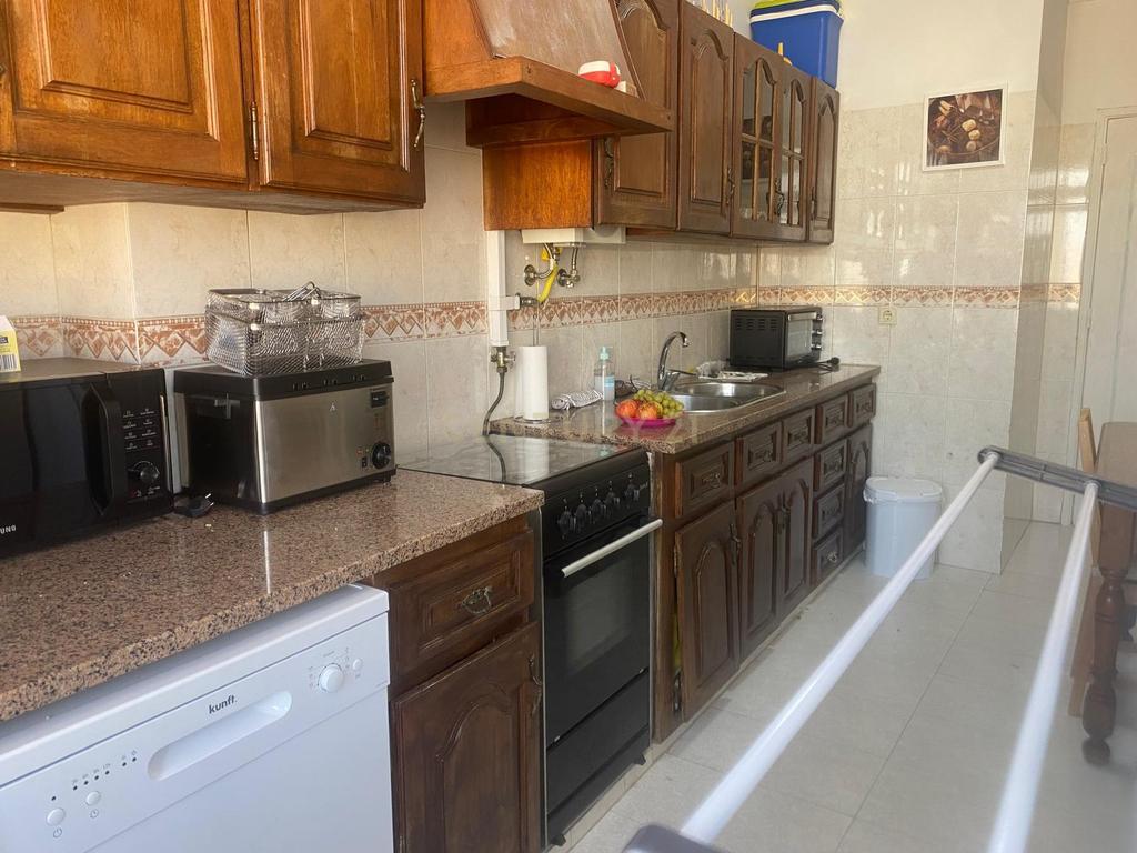 Apartamento T2 com Vista Panorâmica em Barreiro - Image 2
