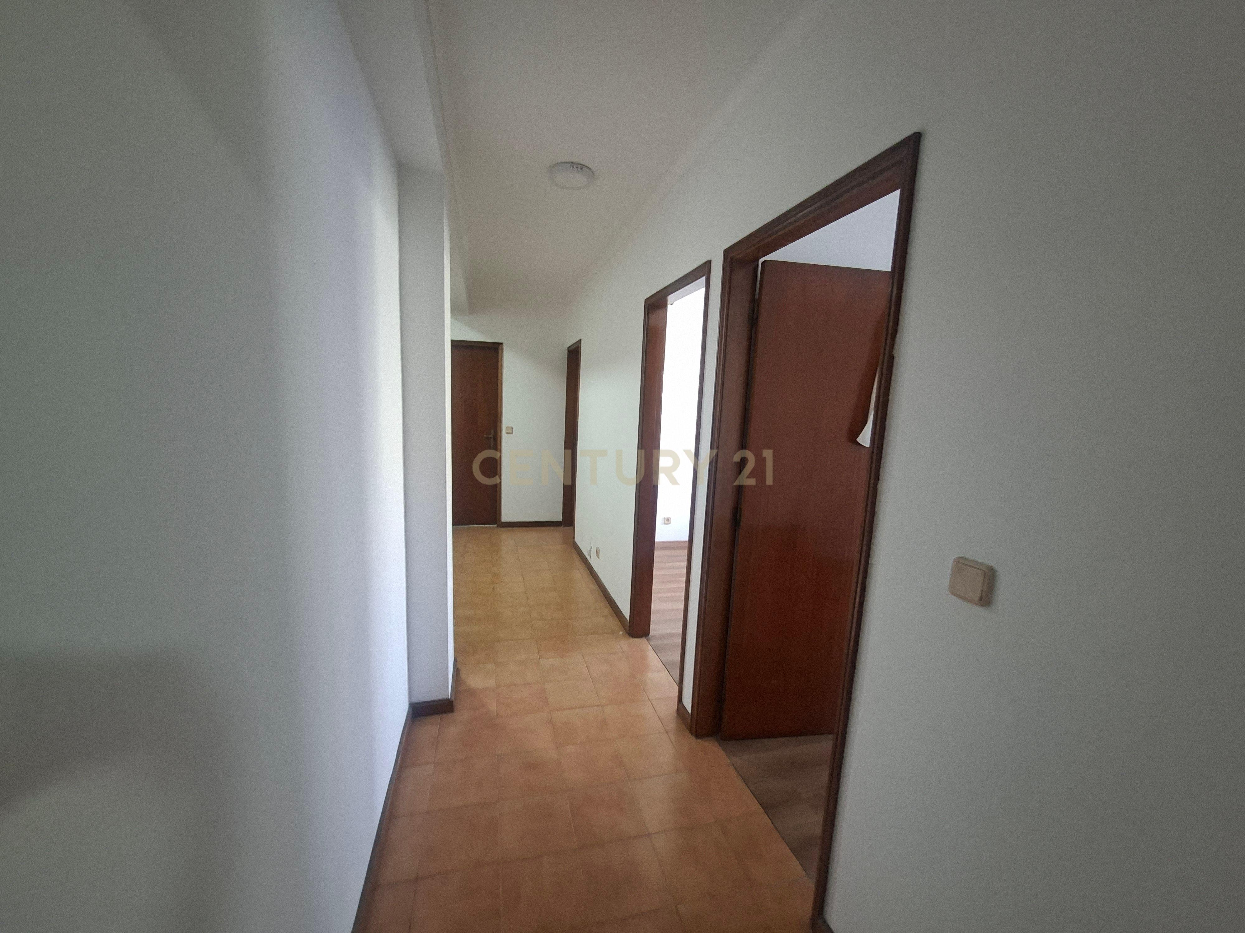 Fotografia 7 de T3 para arrendamento em Lomar, Braga