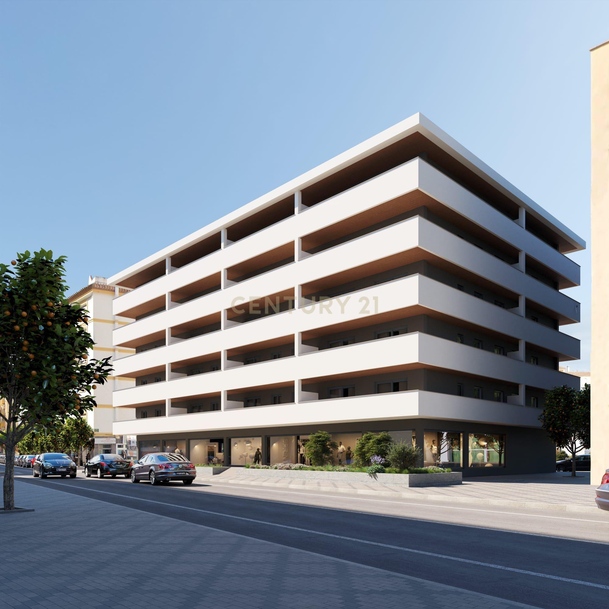 Penthouse exclusiva com 3 quartos e piscina em Fuengirola Centro - Image 2