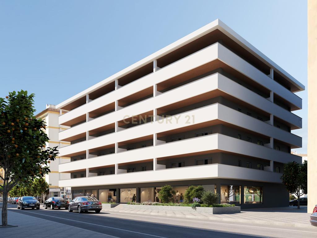 Penthouse exclusiva com 3 quartos e piscina em Fuengirola Centro - Image 2