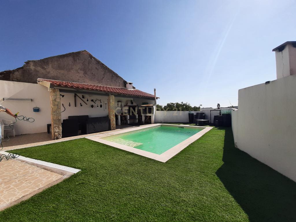 Moradia  T3 na  Lourinhã com Piscina  Garagem e Churrasqueira - Image 30