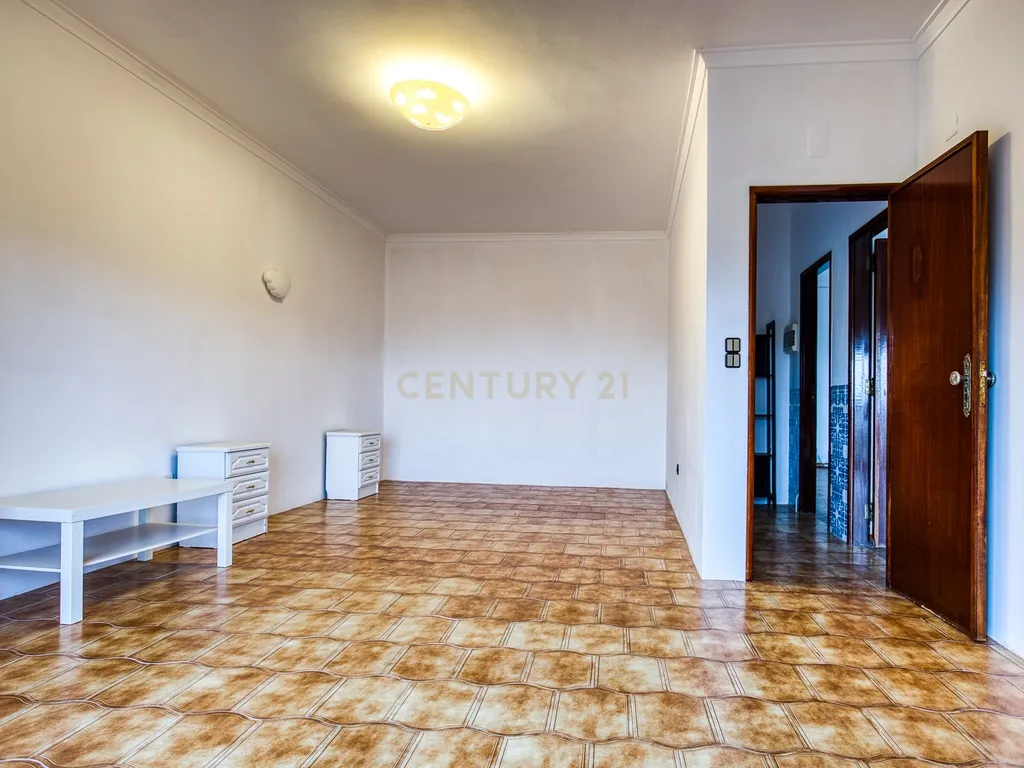 Moradia com elevado potencial de rentabilização em Camarões – Almargem do Bispo - Image 17