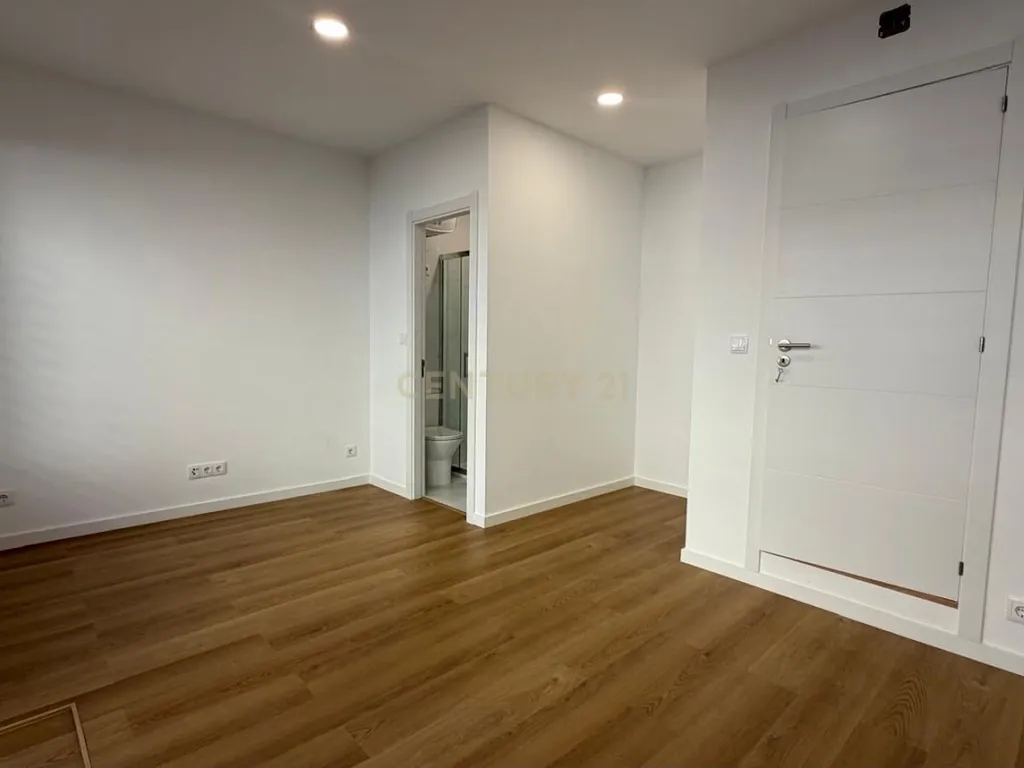 LOJA + T3 TOTALMENTE REMODELADO NA DAMAIA DE CIMA - AMADORA - Image 18