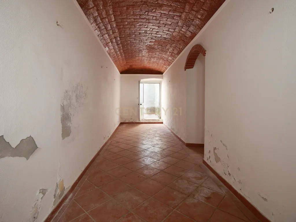 Apartamento e arrumos para venda em Borba - Image 11