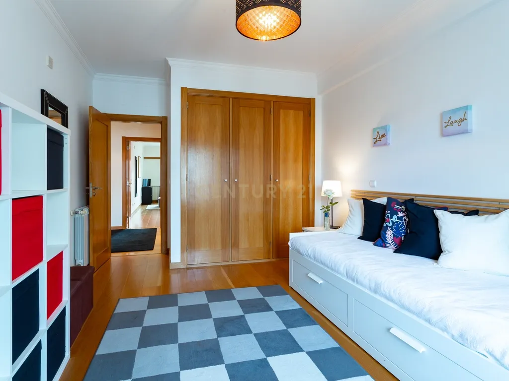 Apartamento T4 mobilado no Parque dos Príncipes - Image 21