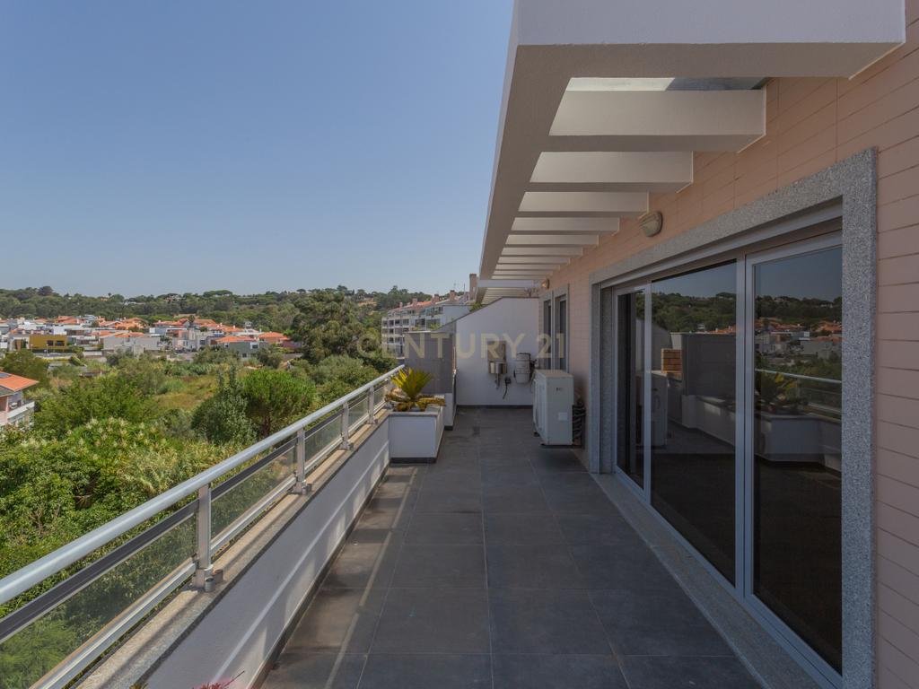 Luxuoso apartamento no Monte Estoril, Cascais com Vista Panorâmica e Acessos - Image 5
