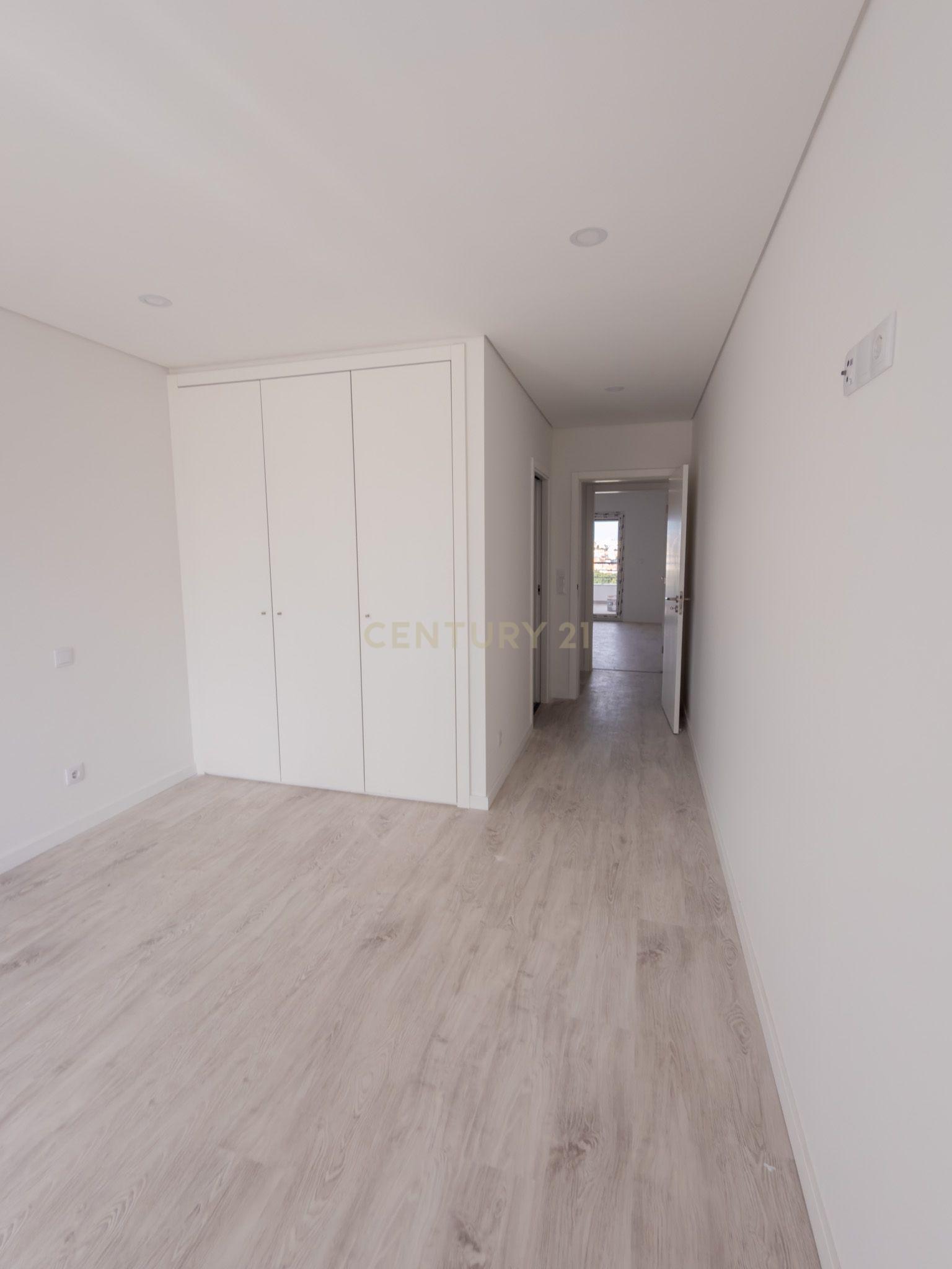 Fotografia 6 de CONDOMINIO QUINTA DA LADEIRA - T2 e T3 COM TERRAÇOS, CHURRASQUEIRA  E JARDIM
