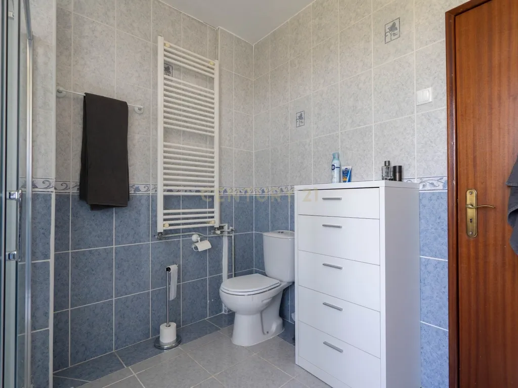 Moradia T7 tradicional em bom estado com varanda coberta, pátio, piscina, terraço coberta, vistas boas e jardim numa localização sossegada perto do centro de Arganil e o rio Alva - Image 58
