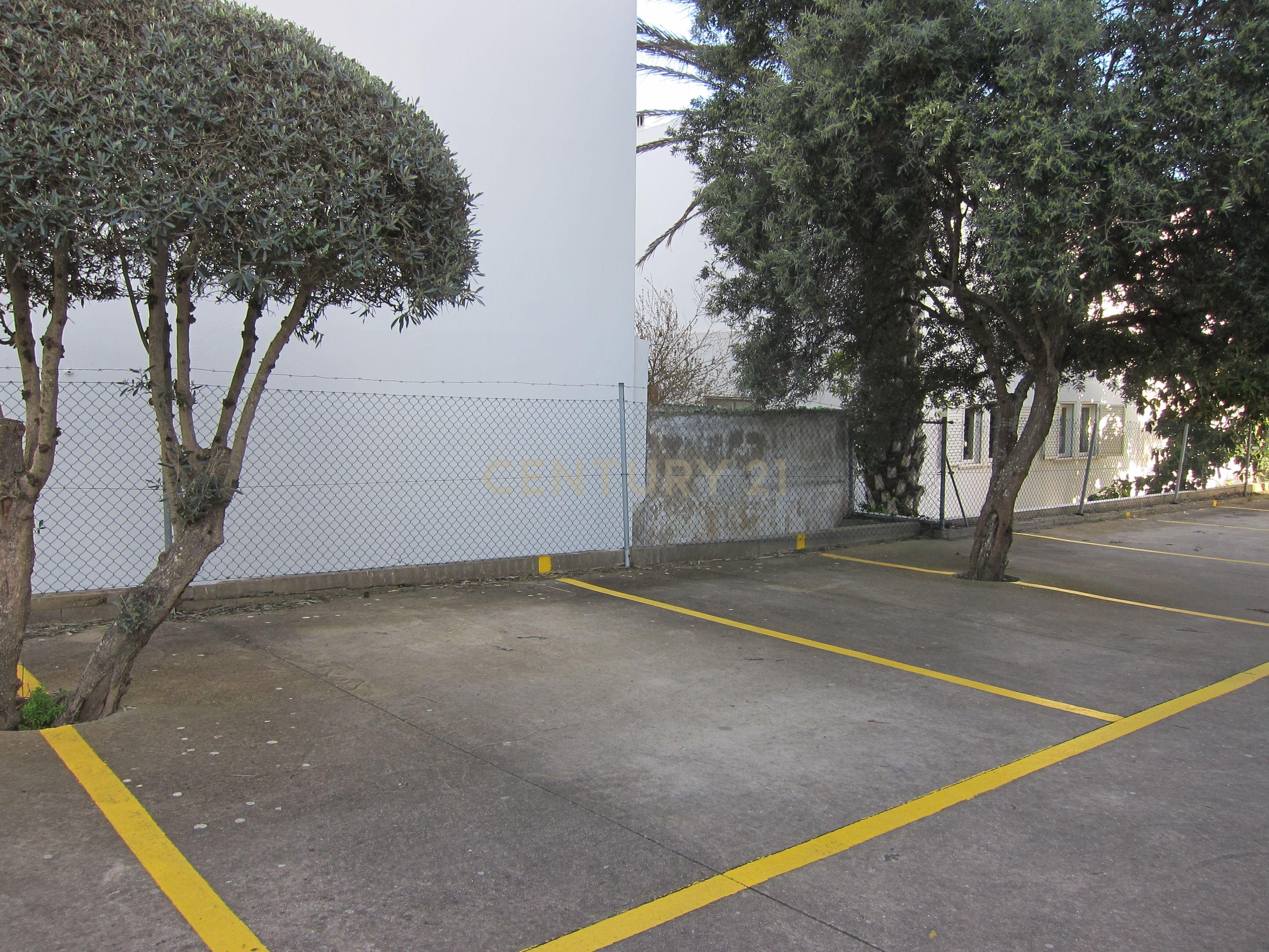 T1+1  Em condomínio fechado, virado a Sul - Image 23
