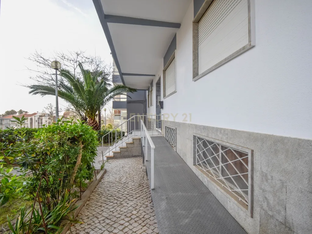 Apartamento T3 com Vista Mar, em São João do Estoril - Image 25