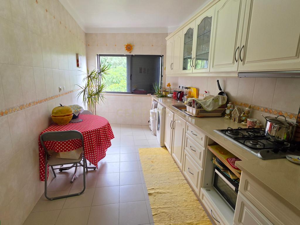 Apartamento Duplex T5 no centro de Palmela - Image 24