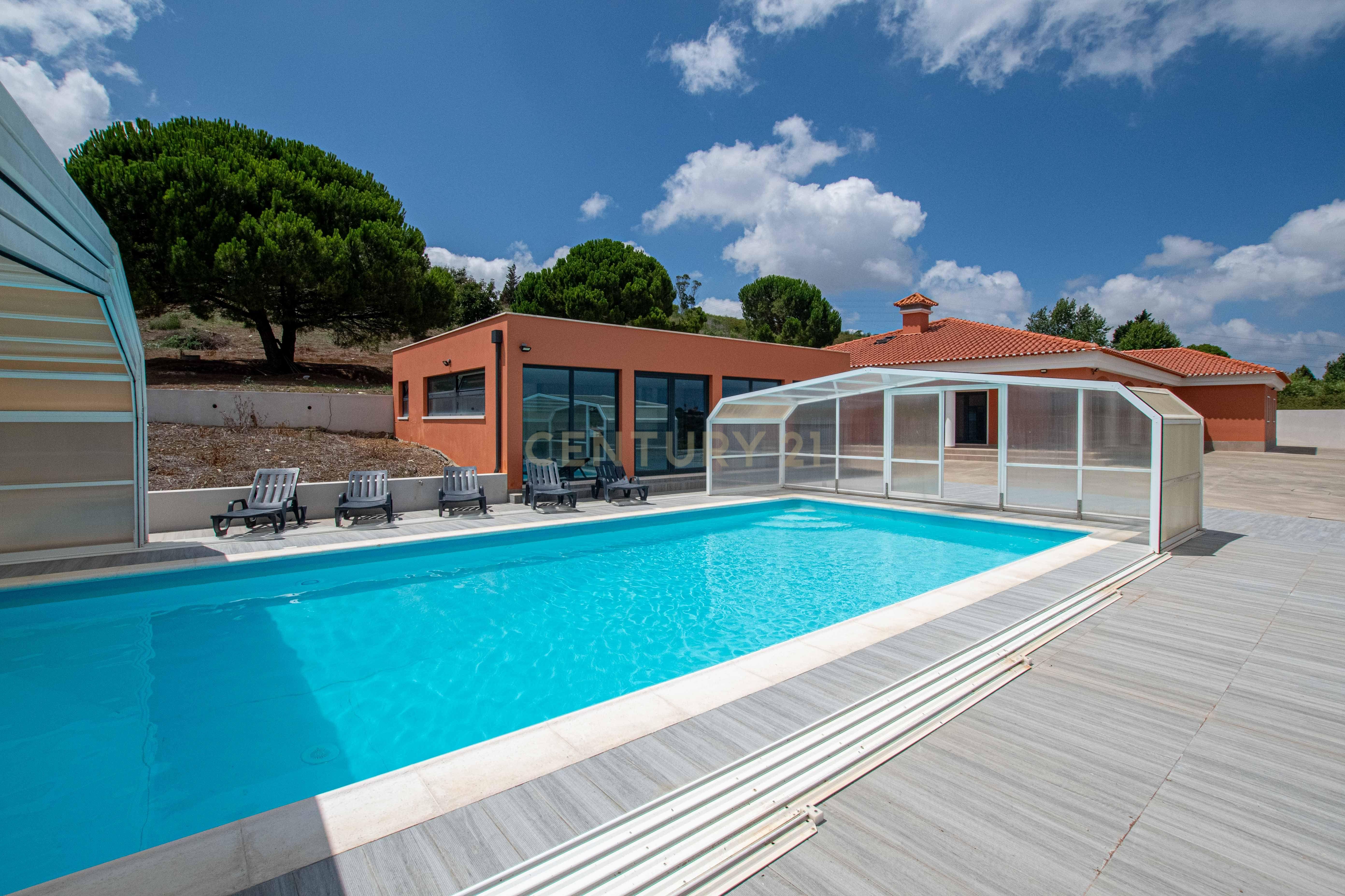 Fotografia 5 de Quinta Contemporânea T5 | Piscina Coberta | 8.280 m² de Terreno | Sobral de Monte Agraço