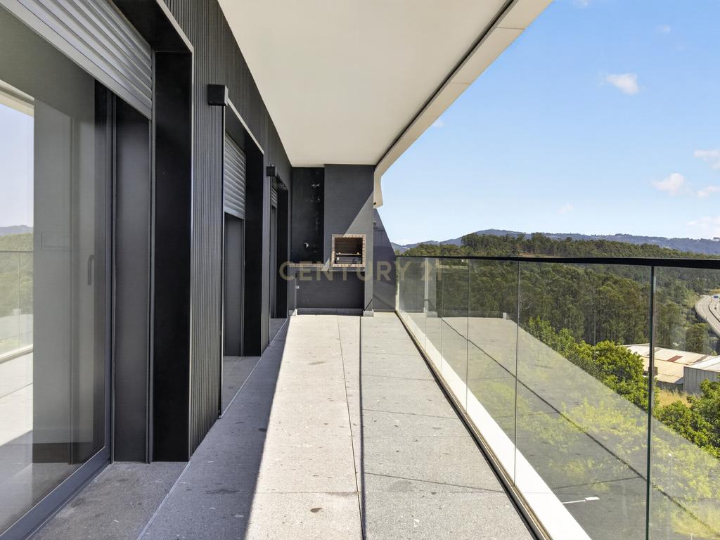 T3 Novo em Ferreiros, Braga | Suíte e 2 Quartos com Closet e Varanda Panorâmica - Image 15
