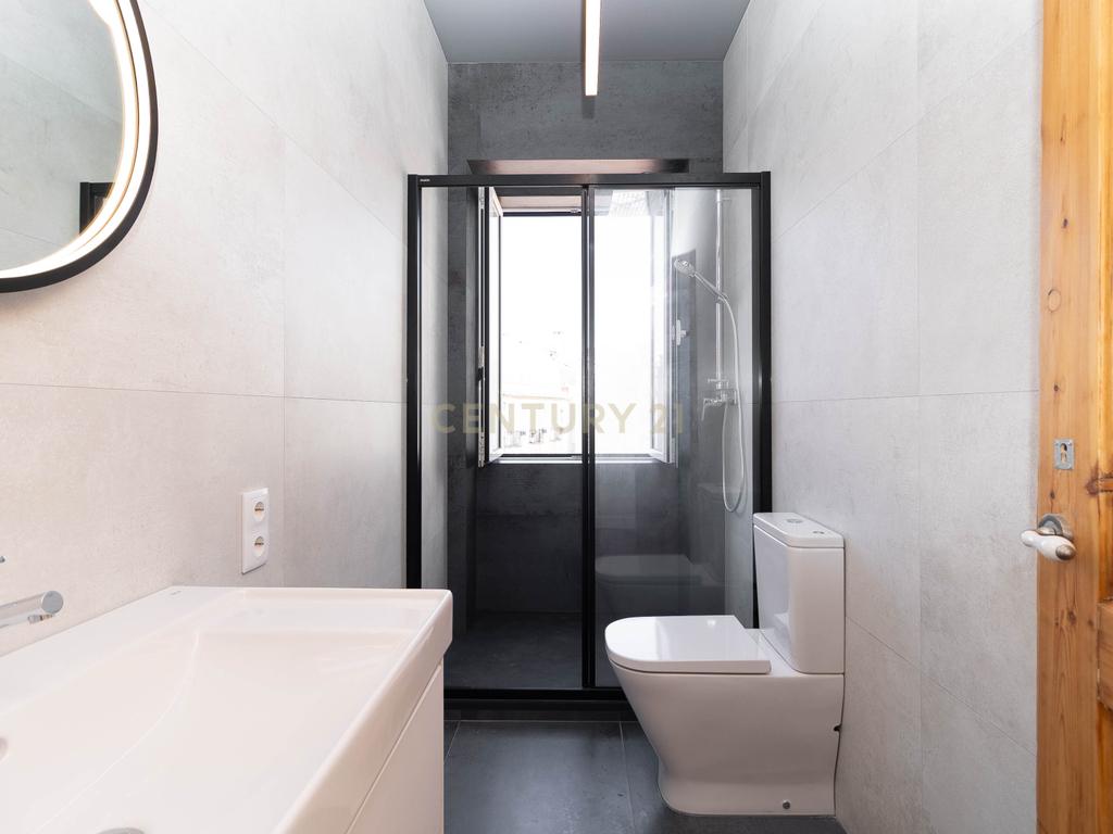Apartamento T3  transformado em t2, totalmente remodelado -  coração de Lisboa - Image 14