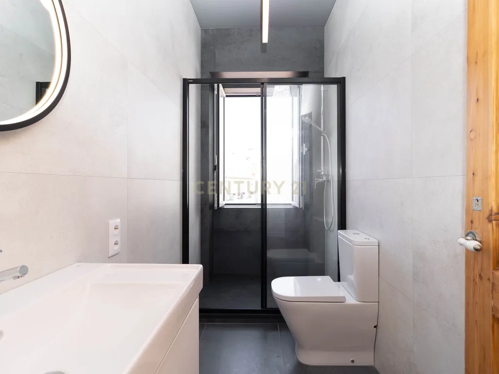 Apartamento T3 transformado em t2, totalmente remodelado - coração de Lisboa - Image 14
