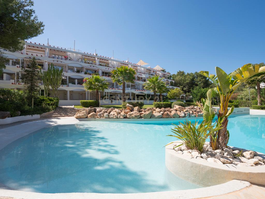 Acolhedor Apartamento na Urbanização Turmalina, Santa Eulalia – Ibiza - Image 1
