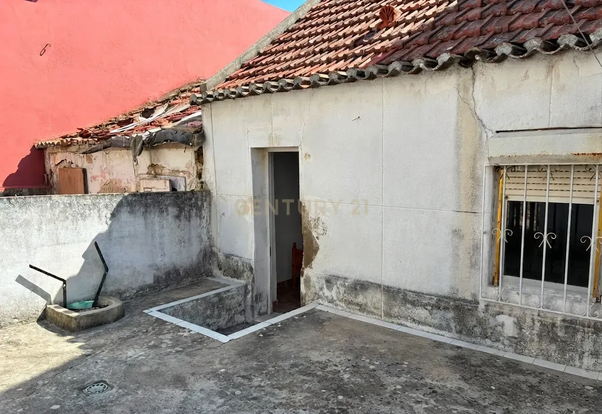 Fotografia 12 de Moradia Térrea com logradouro no centro da Costa da Caparica