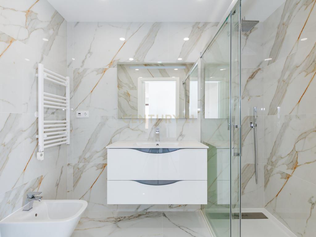 Apartamento T5 Duplex Único com 229 m² — Novo, Sofisticado e com Vista Panorâmica - Image 21