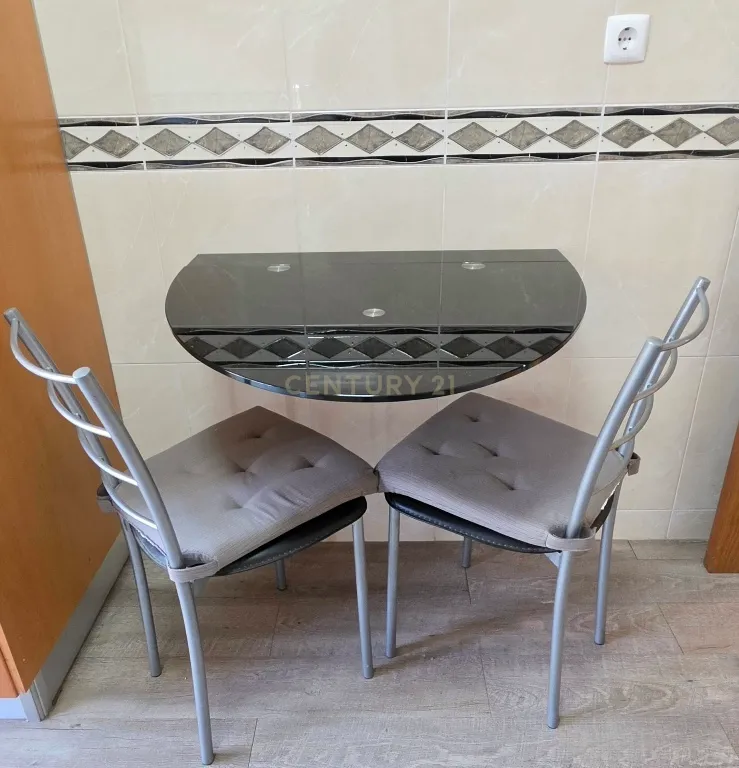 Excelente apartamento T2 com parqueamento - Image 11