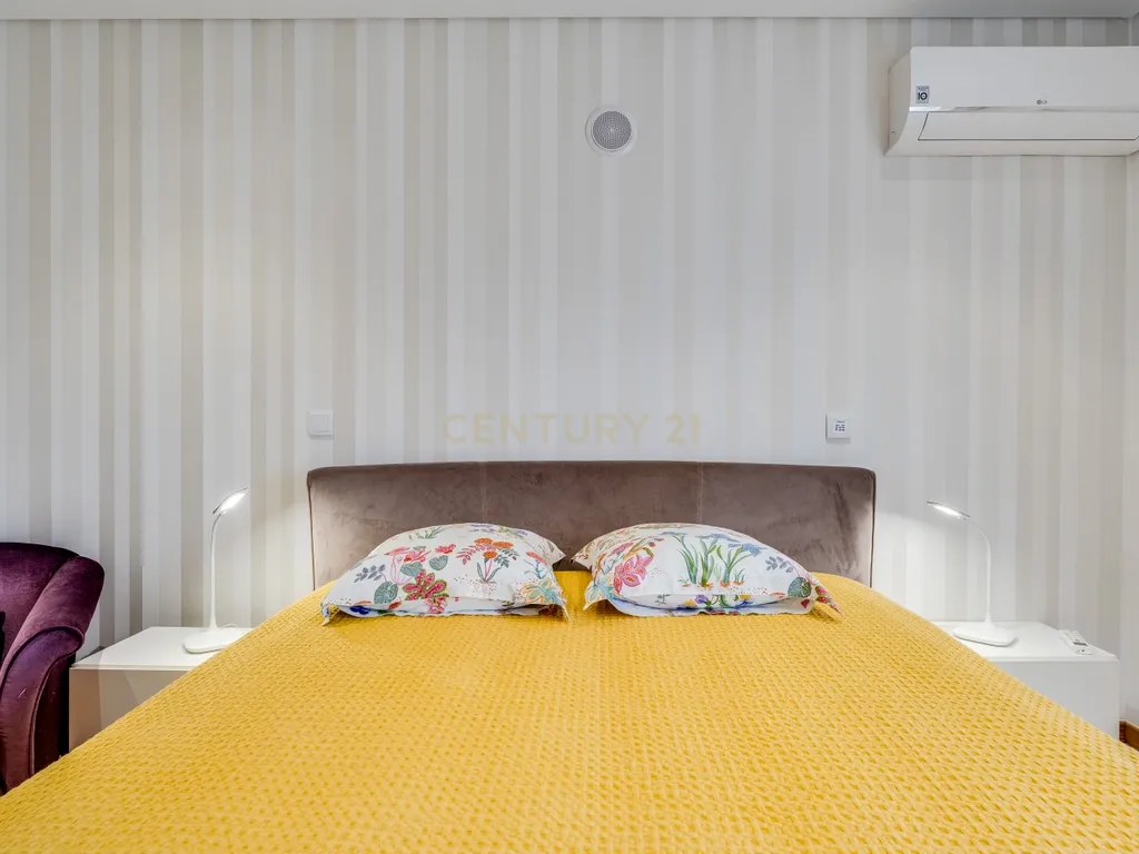 Apartamento T2+1 novo, design moderno, central, a 250metros da Praia de Armação de Pêra - Image 16