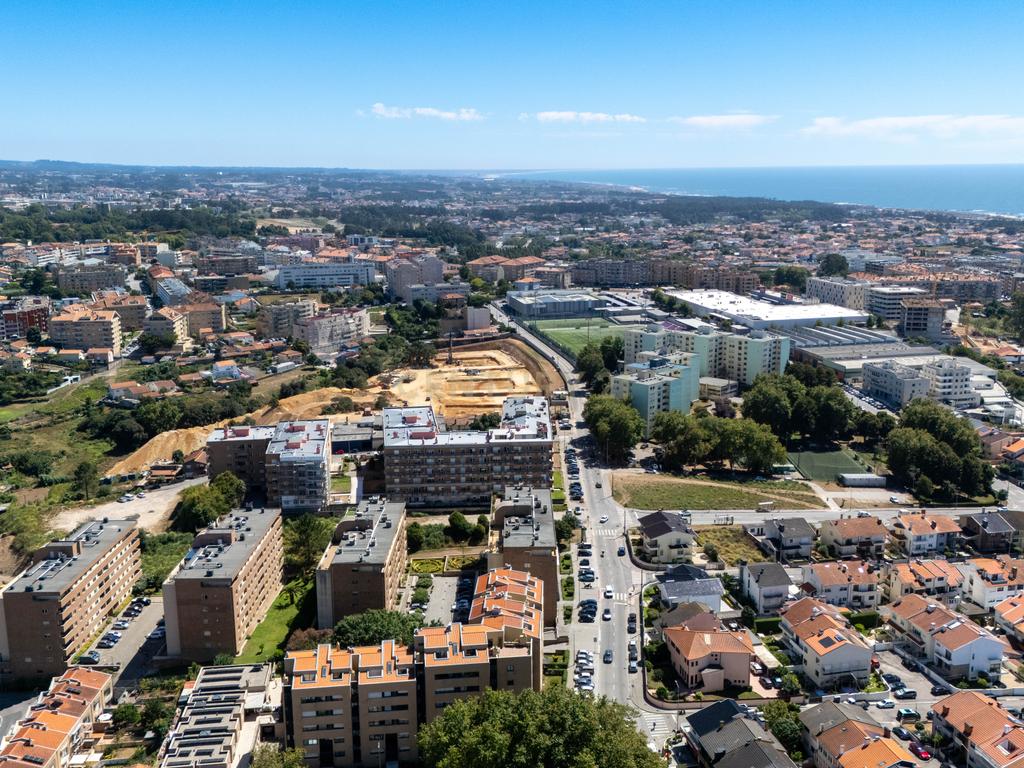 T4 com terraço de 120m² e vistas de mar e rio | Canidelo - Image 40