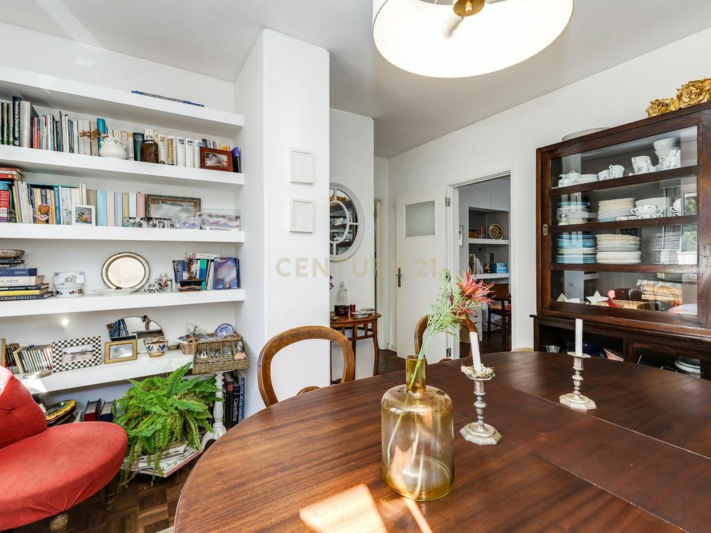 T5 Alfragide com Varanda - Image 9