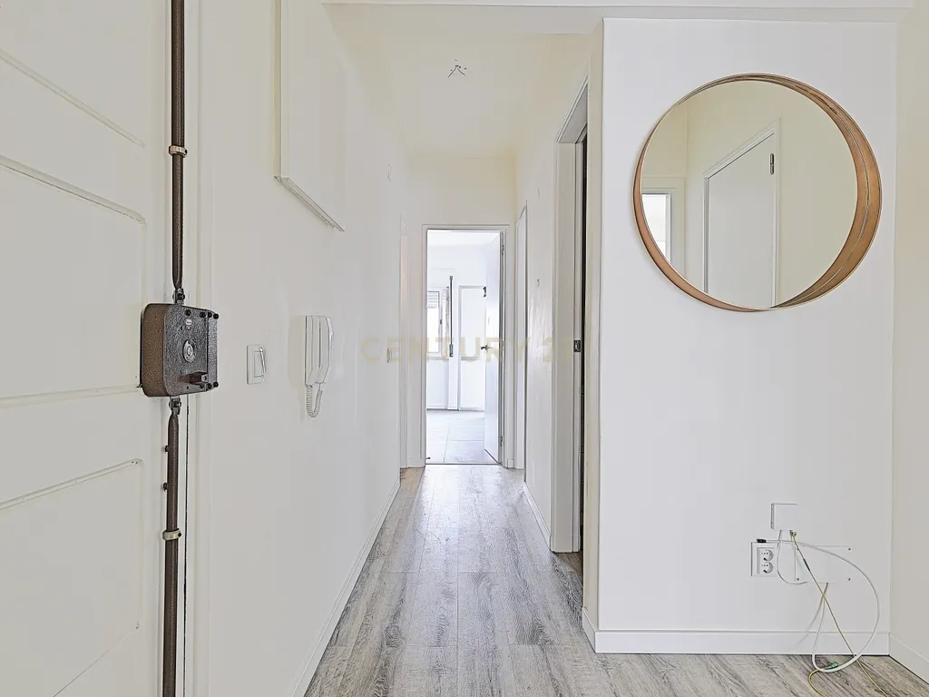 T2 Remodelado com Elevador | 86 m² | Aranguês – Setúbal - Image 17