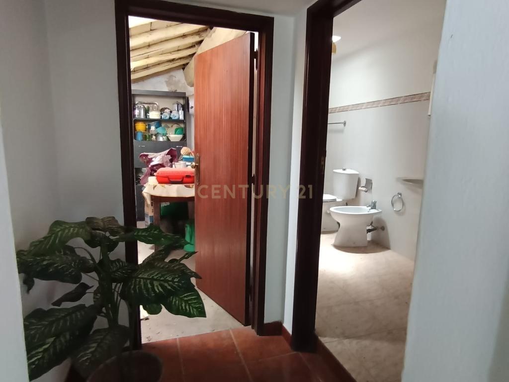 Prédio à Venda – Comércio e Habitação T4 no Centro de Santiago do Escoural - Image 18