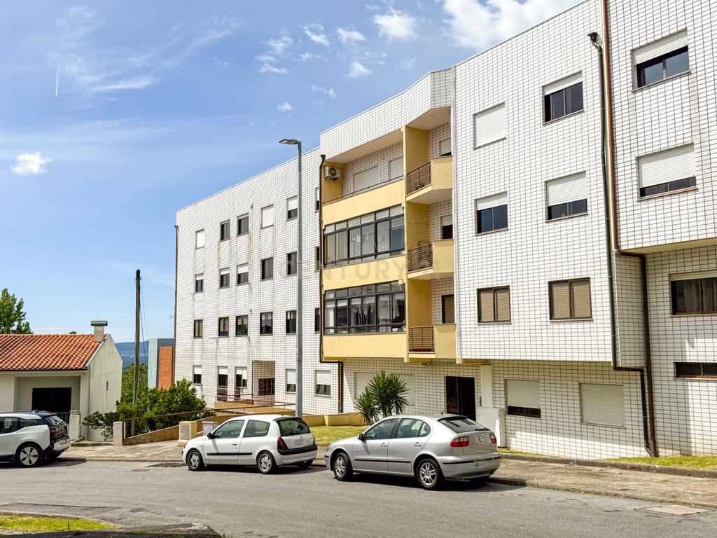 Apartamento T3 Remodelado com garagem em Braga | Próximo do Centro Histórico - Image 34