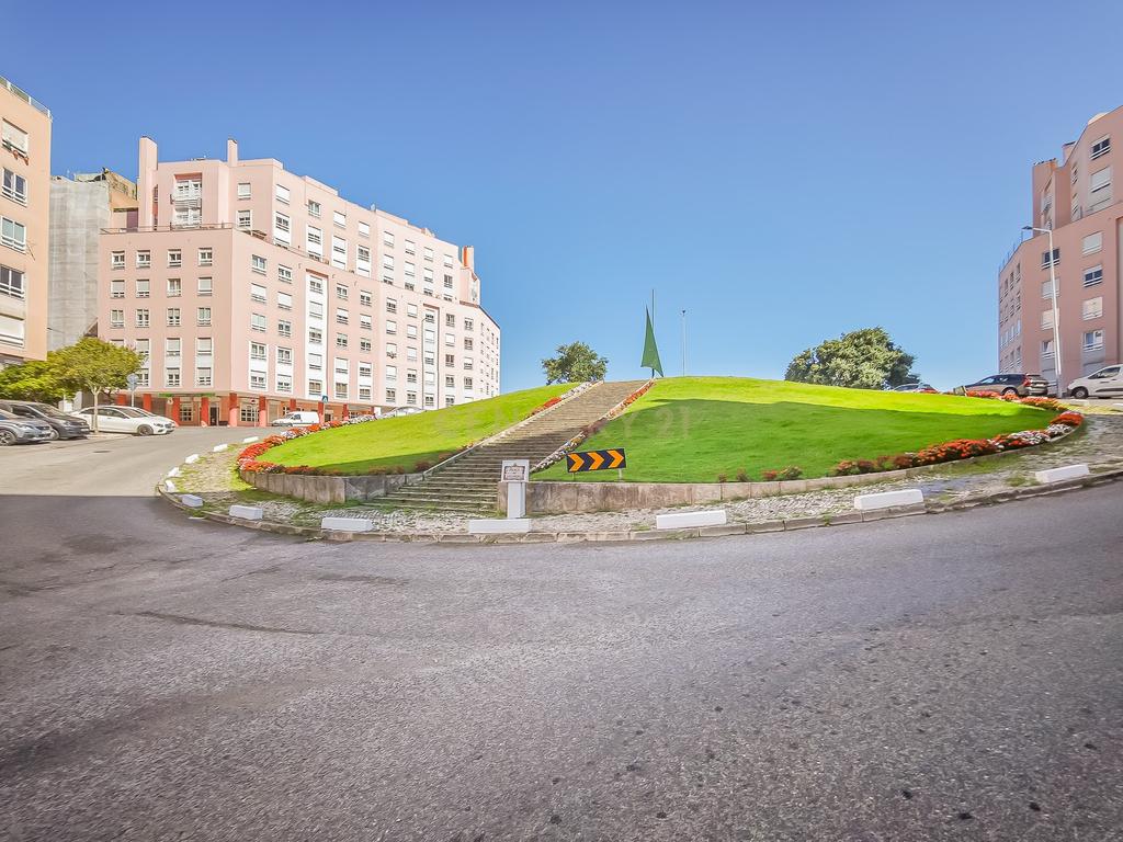 Apartamento T3 em Rinchoa/ Rio de Mouro - Image 29