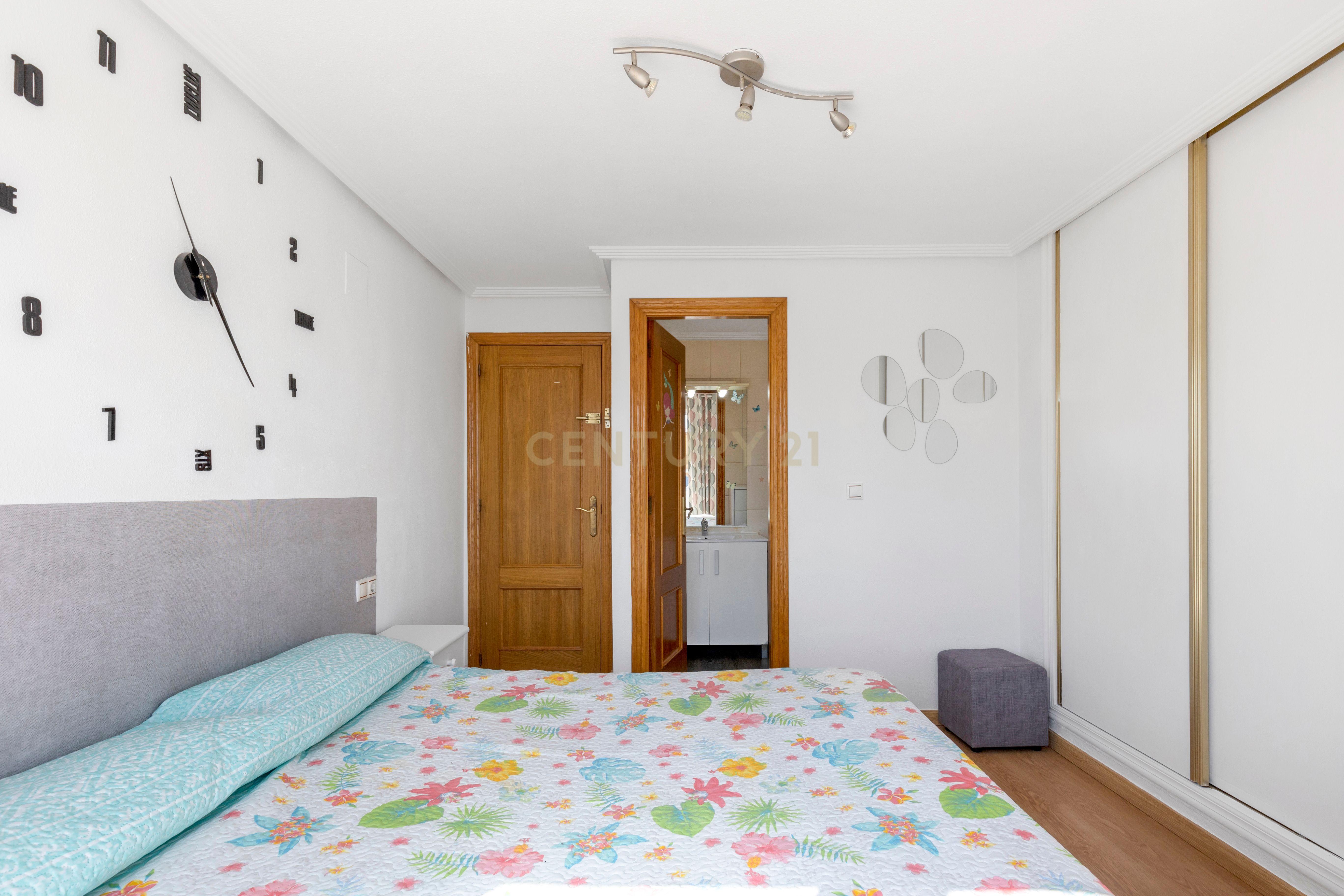 Penthouse com Vista Mar Perto do Centro de Torrevieja - Image 14