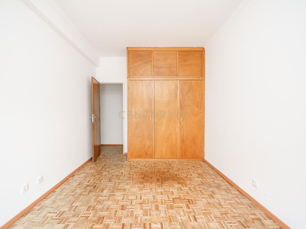 T3 Remodelado no Centro de Setúbal- Campo dos Arcos - Image 8