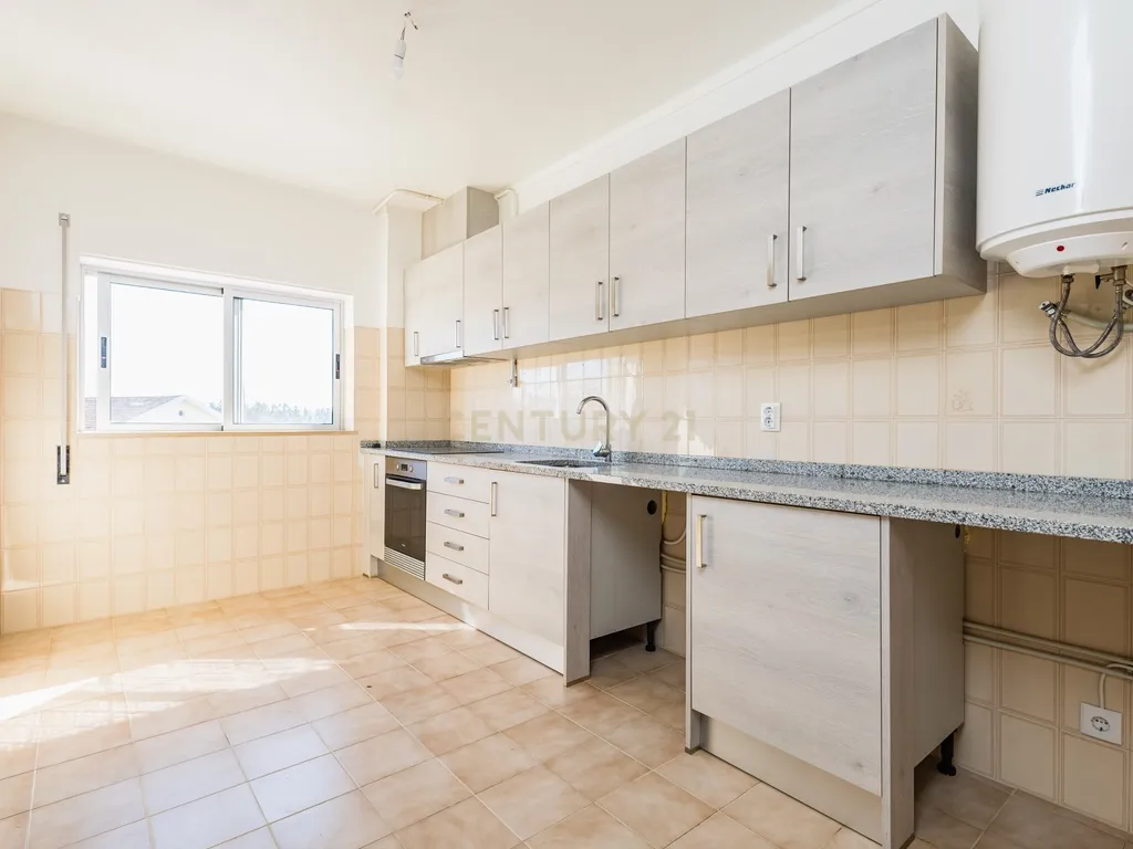 Apartamento ideal para Família | Gândara dos Olivais - Image 1