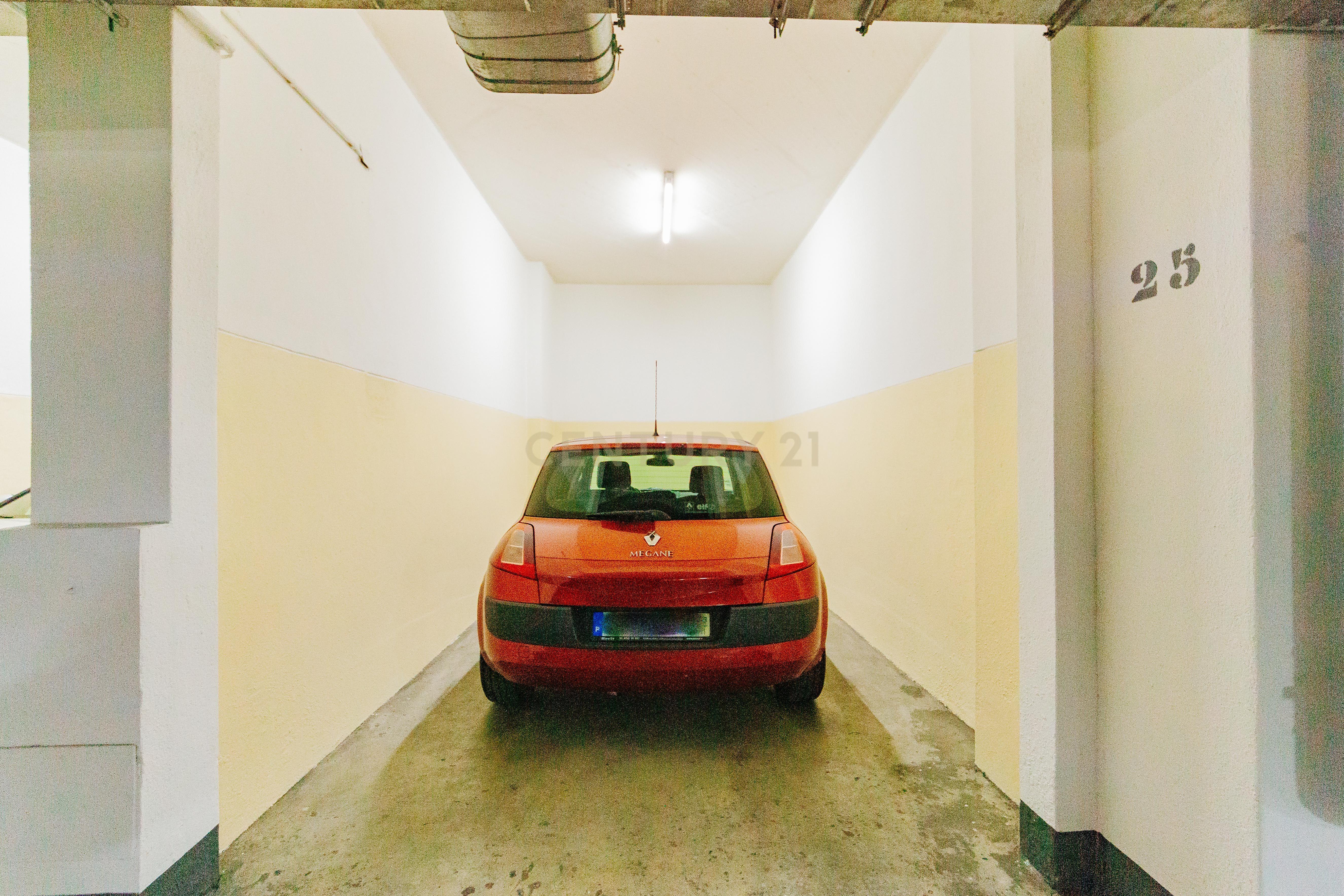 Apartamento T3 totalmente remodelado com Vista Panorâmica no Parque das Nações - Image 29