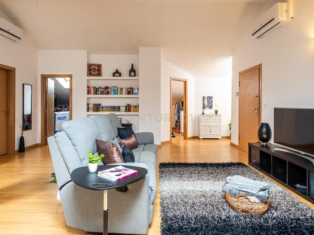 Apartamento T3+1 com Sótão de 100m² na Abrunheira – Oportunidade Única!   - Image 33