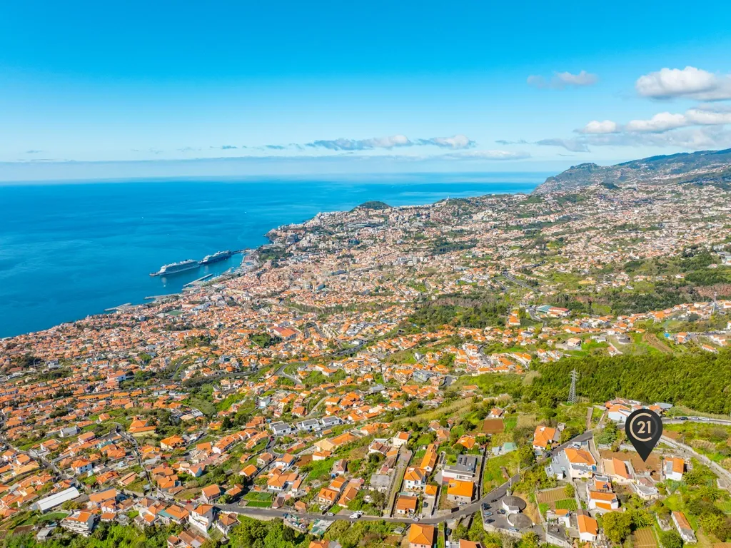 Terreno Urbano com Vista Mar em Funchal, Madeira - Image 1