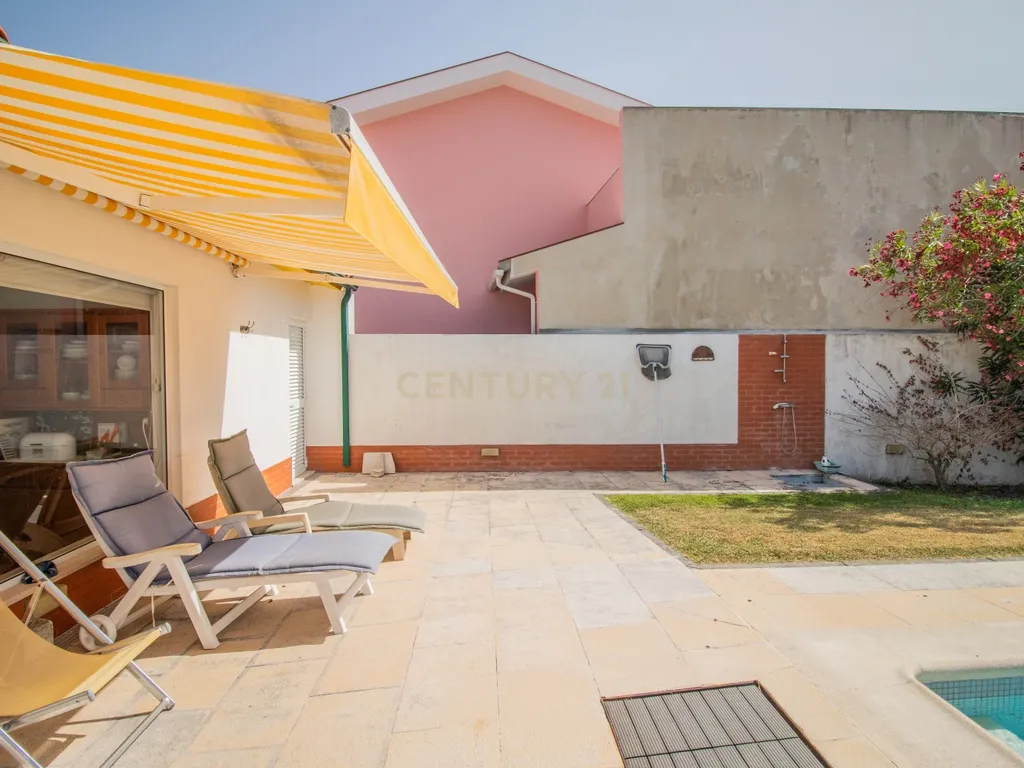 Moradia térrea T3+T0 com piscina, garagem e terreno com 2.257 m², no Ervedal, em Quiaios - Image 51