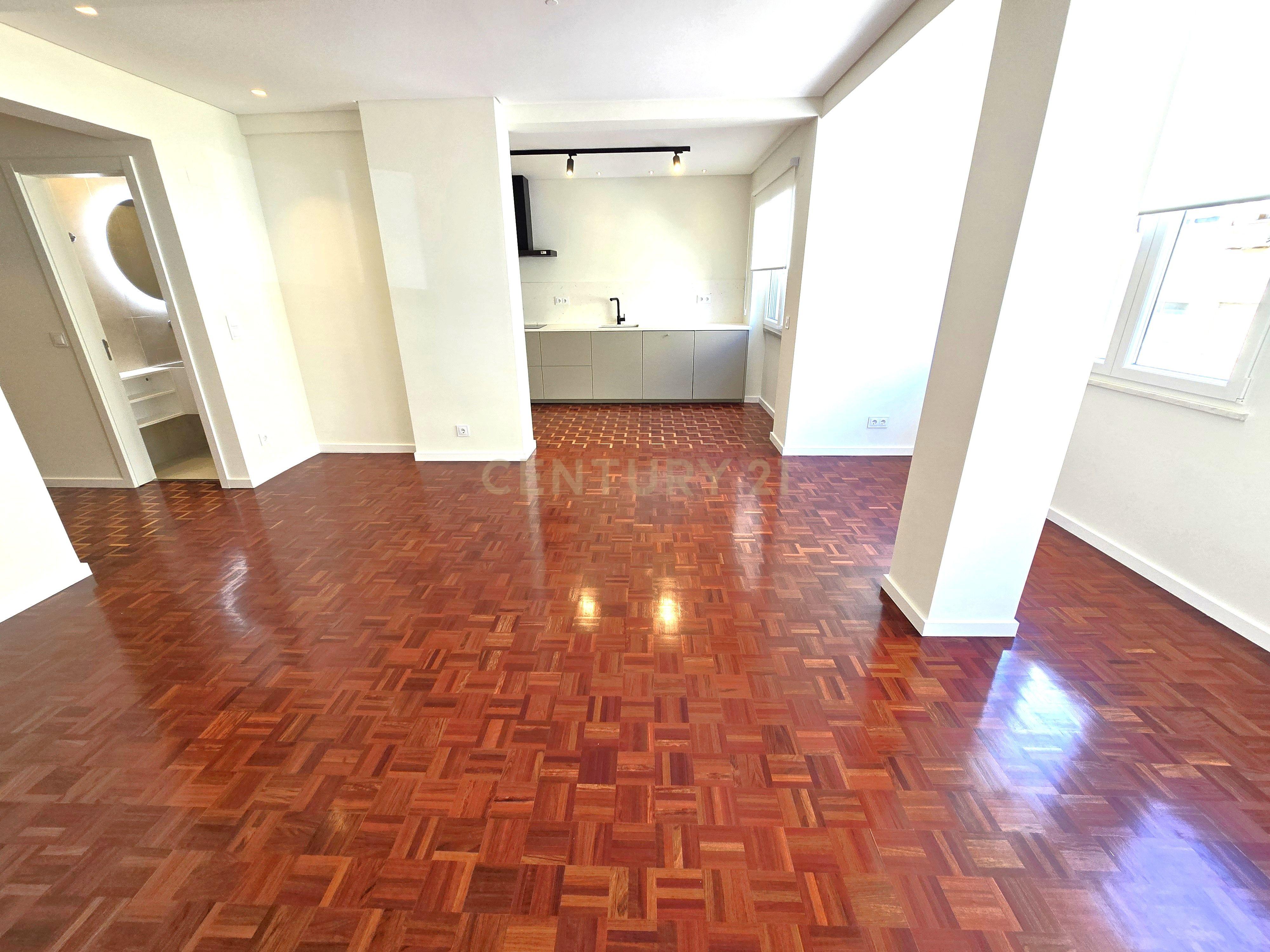Fotografia 5 de Apartamento T3 totalmente remodelado em Almada